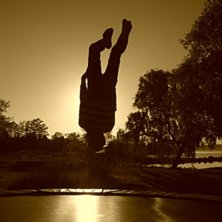 F&ouml;rsta hoppen p&aring; mattan f&ouml;r i &aring;r :D . Foto: Ludvig Flyborg. &Aring;kare: Sofia Flyborg.