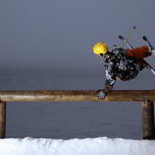 handplant. Foto: fredrik bergqvist. &Aring;kare: patrik fernstr&ouml;m.