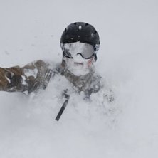 Sjukt bra sn&ouml;fall s&aring; sent p&aring; s&auml;songen gjorde v. Foto: Markus Emg&aring;rd. &Aring;kare: Simen S&ouml;rensen.