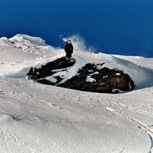 En sk&ouml;n dag i glada v&auml;nners lag p&aring; Lillskarven. Foto: Marcus. &Aring;kare: Kalle Kax Karlgren.