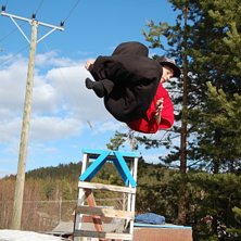 tredje dagen studsmattan &auml;r framme,. Foto: systern. &Aring;kare: jag.