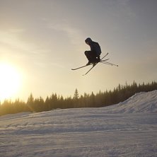f&ouml;rst i det nya hopplandet. g&ouml;tt som fan. Foto: leo. &Aring;kare: crille.