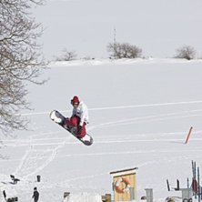 En h&auml;rlig dag vid bergsslussar. Drar fart med mc . Foto: Ludwig Odbrant. &Aring;kare: Joel Andersson.