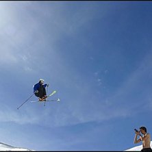 Varm dag. Hopp, foto och film. Drogs ett par flipp. Foto: Markus Ottosson. &Aring;kare: Martin Ottosson.