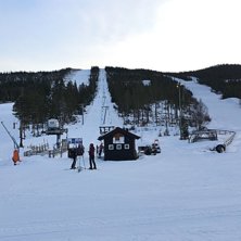 Torsdag 29.12
Det er godt med liv i alpinsenteret .
