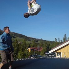jag flyger..... Foto: Robin Esteby. &Aring;kare: Victor Esteby.