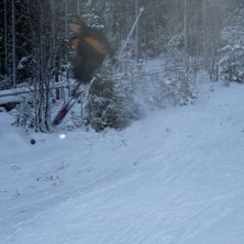 Ett av dom f&ouml;rsta hoppen med mina nya Salomon 720. Foto: Jakob Berggren. &Aring;kare: Jonas Lindholm.