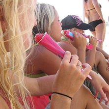 najjs med glass i v&auml;rmen .... Foto: carran s&ouml;der. &Aring;kare: sara(n&auml;rmast) petra...&aring;&aring;&aring;  jag.