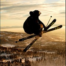 ebony byggde upp en sk&ouml;n bc-kick i sadeln. YEAH!. Foto: johan schedin. &Aring;kare: gustav cederholm.