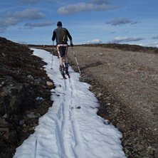 Allt e till&aring;tet i krig k&auml;rlek &aring; skidor.... Foto: Joakim Eriksson. &Aring;kare: Jonas &Aring;kerlund.