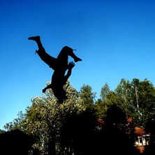 Einar g&ouml;r en sk&ouml;n bak&aring;tvolt . Foto: Ebba Kling-Odencrants. &Aring;kare: Einar.