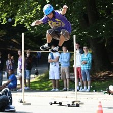 hippyjump t&auml;vling. Foto: Matilda. &Aring;kare: Robin.