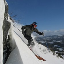 Terje kj&oslash;rer p&aring; i topphenget. Foto: Marius R&oslash;stad. &Aring;kare: Terje Aasland.