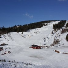 Husk solkrem!
Sola skinner med noen f&aring; skyer p&aring; .