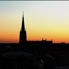 Var och kl&auml;ttrade lite p&aring; kyrkan en natt. Bilden. Foto: Simon Pont&eacute;r. &Aring;kare: Mikael &Ouml;hlund.