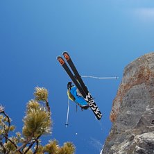 Niklas droppar picnic-klippan.. Foto: Jonas Andersson. &Aring;kare: Niklas Svensson.