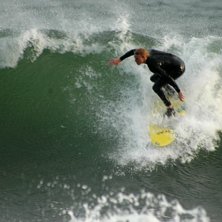 Sk&ouml;n surfdag p&aring; tor&ouml;. Foto: MILOMAN. &Aring;kare: Clas Ahlstrand.