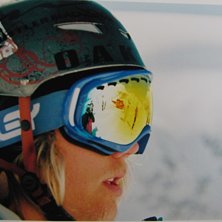 Sk&ouml;n bild n&auml;r helikoptern speglas i goggles. Foto: ?. &Aring;kare: Richard Flygring Larsson.