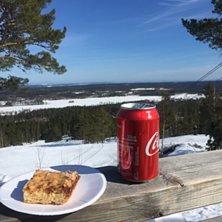 Vy fr&aring;n fiket. Brottsligt l&aring;ga priser och gott! .