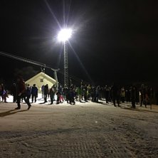 Kveldskj&oslash;ring
Yrende liv og skilek i bakken i dag.