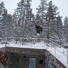 Bombdrop. Foto: Matilda Starkenberg. &Aring;kare: Tobias Larsson.