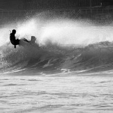Foto: Daniel Nordholm. &Aring;kare: Ok&auml;nd surfare.
