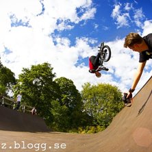 F&ouml;r fler bilder bes&ouml;k min blogg.

http://raazm. Foto: Rasmus Viktorsson. &Aring;kare: Jacob Nedler.