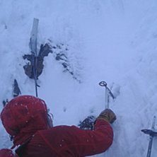 H&ouml;gst upp under h&auml;ngdrivan kl&auml;ttrares v&auml;nster . Foto: tryggve tir&eacute;n.