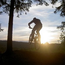 Fredrik Johansson poserar i motsol. Foto: Axel. &Aring;kare: Fredrik Johansson.