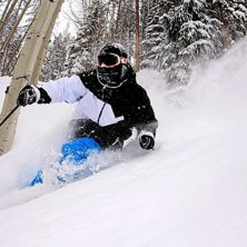 Ett dump kom lastat med skidfilms-sn&ouml;. Overkligt.. Foto: Daniel Lebr&eacute;us. &Aring;kare: Gustav Fr&auml;ndfors.