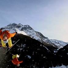 S&aring; flummigt! Som en vante i luften. Tack f&ouml;r fin. Foto: Adrian Helly Hansen. &Aring;kare: Oscar Svensson.