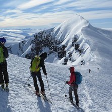 Johan Tollstadius p&aring; jobbet i glassigt v&auml;der (fo. Foto: tryggve tir&eacute;n.