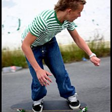 Lite slalom p&aring; rinken:D. Foto: Johannes Karlsson. &Aring;kare: Adam Hansson.