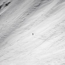 Hannes Persson p&aring; v&auml;g ned genom La Balma.. Foto: Axel Adolfsson.