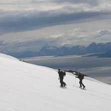 Bestingning av fjellet Sombregaise. H&oslash;yde 1280 me. Foto: Odd Roar Salamonsen. &Aring;kare: Bill Strand og Petter Flage.