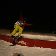 k&ouml;rde lite box p&aring; torget i tand&aring;dalen.. Foto: Emma Hed&ouml;. &Aring;kare: Jag.