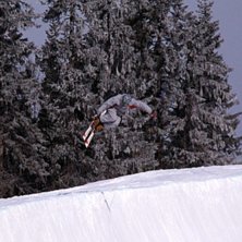 Alla tuffa jibbers h&auml;ngde i r&ouml;da linjen och lekt. Foto: Daniel Nordholm. &Aring;kare: Patrik Nordholm.