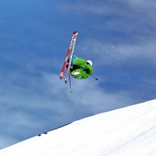 Frontflip utf&ouml;r landningen!

I like frontflips!. Foto: julia bohner. &Aring;kare: Sebbe Magnusson.