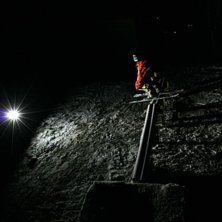 leker p&aring; upflat boxen. Foto: Sebastian K&auml;llsbo. &Aring;kare: Patrik Fernstr&ouml;m.