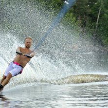 26 i vattnet, sk&ouml;nt att slippa v&aring;tdr&auml;kten!. Foto: Jenny Koste. &Aring;kare: Petteri Koste.