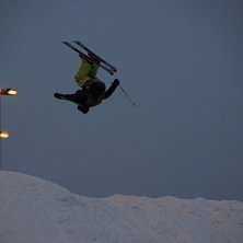 doing that frontflip. Foto: johan fred. &Aring;kare: hennesy.