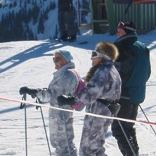 Tv&aring; sk&ouml;na damer vi hitta i pisten haha. Foto: Claes Ros&eacute;n. &Aring;kare: Piff &amp;amp; Puff.