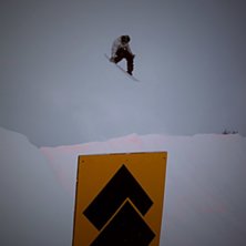 Dubbelt s&aring; svart, dubbelt s&aring; l&auml;skigt.. Foto: Niklas Hultstr&ouml;m. &Aring;kare: Peter Lindstr&ouml;m.