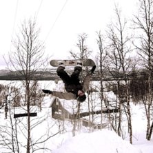 Backflip nosegrab. Foto: Ester Fridolfsson. &Aring;kare: Oscar Fridolfsson.