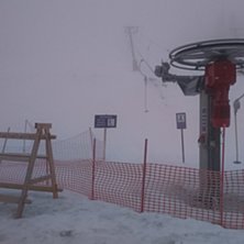 T&aring;ke og trist
Kj&oslash;r pent og ta hensyn til hverand.