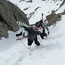 F&ouml;rst upp... sen ner. Foto: Ok&auml;nd. &Aring;kare: Danniel Bolander mfl.
