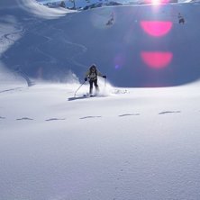 V&aring;rpuder p&aring; glaci&auml;ren efter tv&aring; dagar sn&ouml;fall. Foto: Magnus Jahnke. &Aring;kare: Ylva H&ouml;kerberg.