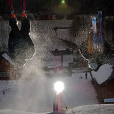 Backflip VS Frontflip p&aring; Railkicken. Foto: Simon Lindberg. &Aring;kare: Elov Olsson, Markus Odlander.
