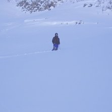 Offpist repan skiers left fr&aring;n Jochstock. Inf&ouml;r.. Foto: Erik Hedberg. &Aring;kare: Johan Carlsson.