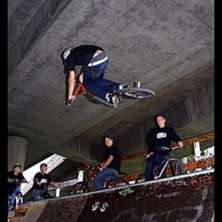 Ragnar brassar p&aring; i rampen.
Och kom ih&aring;g barn, . Foto: Patrik Durfors. &Aring;kare: Ragnar.